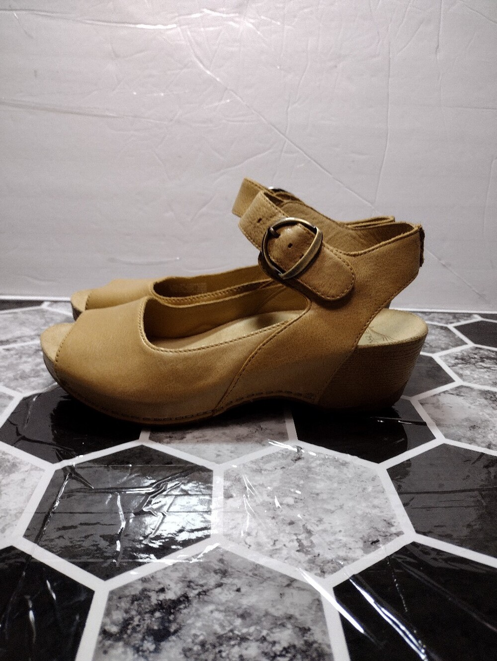 Dansko Women's Tan Peep-Toe Ankle Strap Wedge Sandals Leather Size 39 - Picture 6 of 13